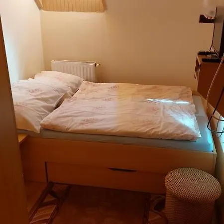 ádám