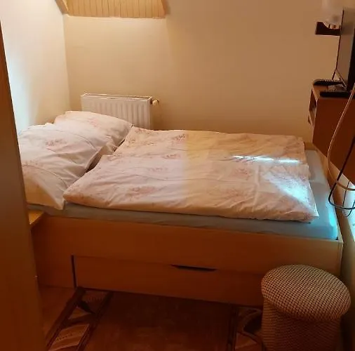 ádám